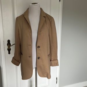 Camel long blazer.  SIZE MEDIUM(fits closer to a small).